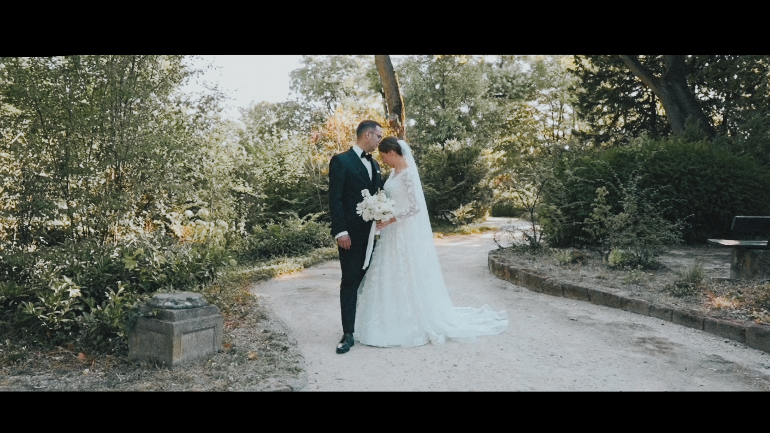 Standbild aus einem Hochzeitsfilm von Andy Reiter